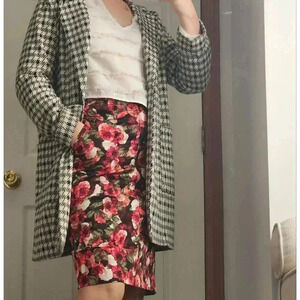 Banana Republic Floral skirt with pockets
